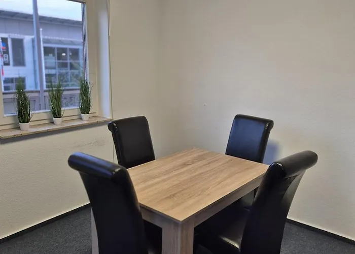 Modern For 6 Guests *